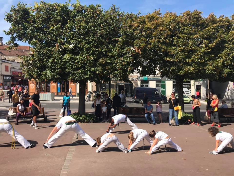 Capoeira enfants à Bourg-la-Reine